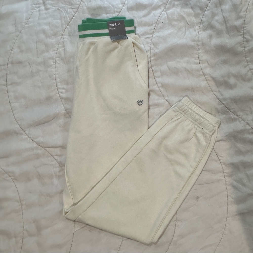 Forever 21 Mid Rise sweatpants, size XS, brand new, original price $25